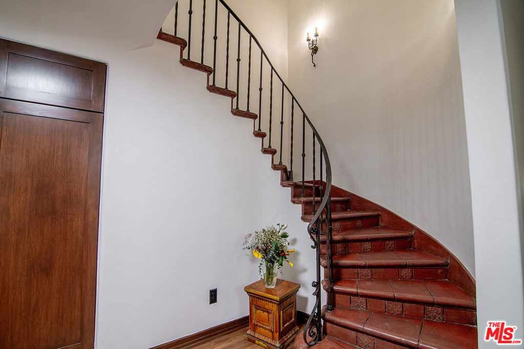 3475 N Knoll Drive Property Photo 18