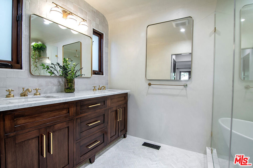 3475 N Knoll Drive Property Photo 21