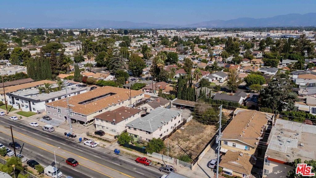13125 Vanowen Street Property Photo 4