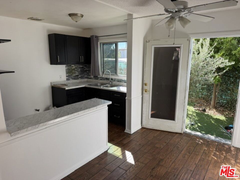 13125 Vanowen Street Property Photo 15