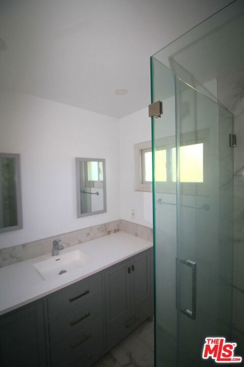 13149 Archwood Street Property Photo 13