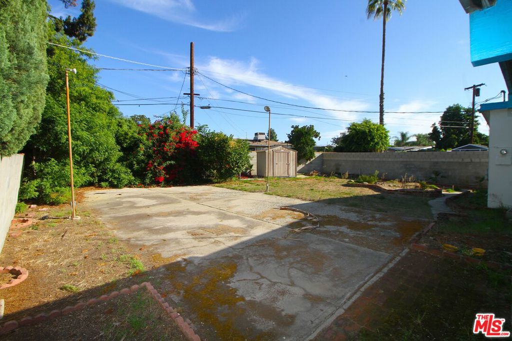 13149 Archwood Street Property Photo 16