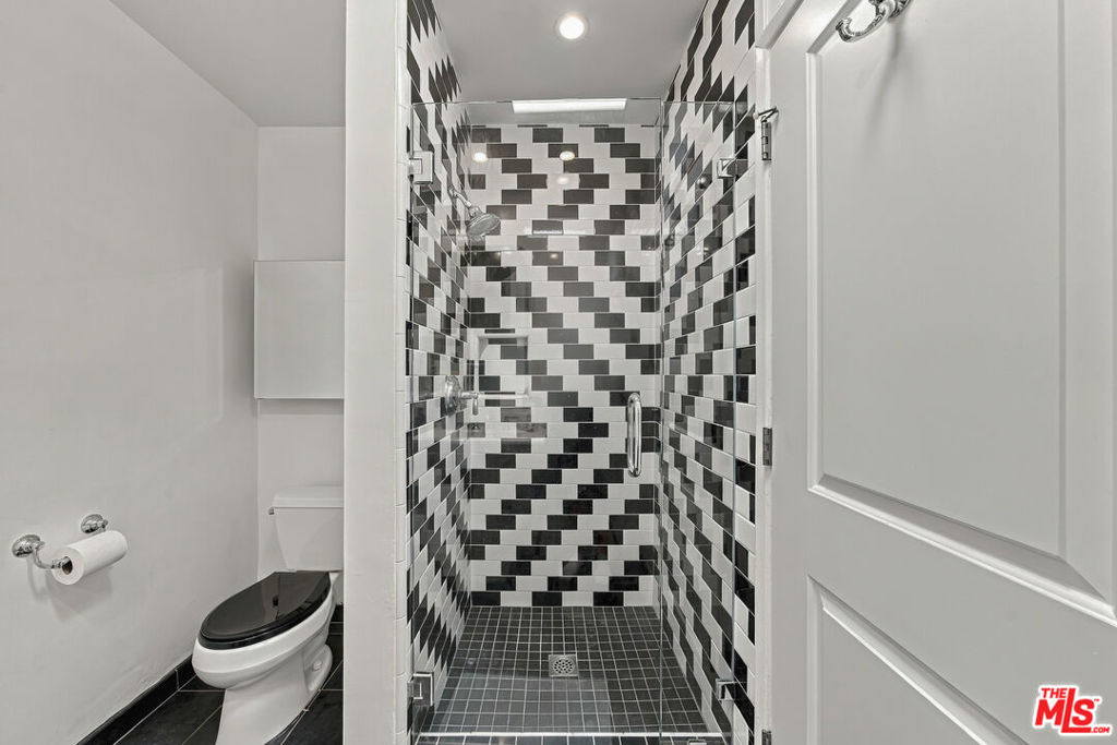 949 N Kings Road 309 Property Photo 24