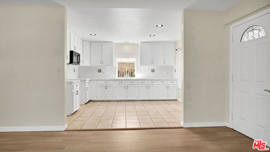 1428 W 54th Street Property Photo 4