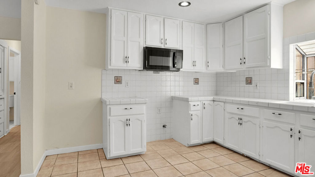 1428 W 54th Street Property Photo 7