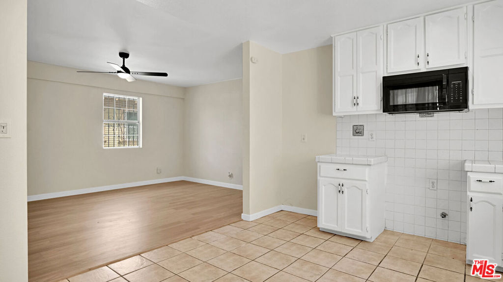 1428 W 54th Street Property Photo 9