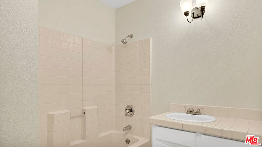 1428 W 54th Street Property Photo 12