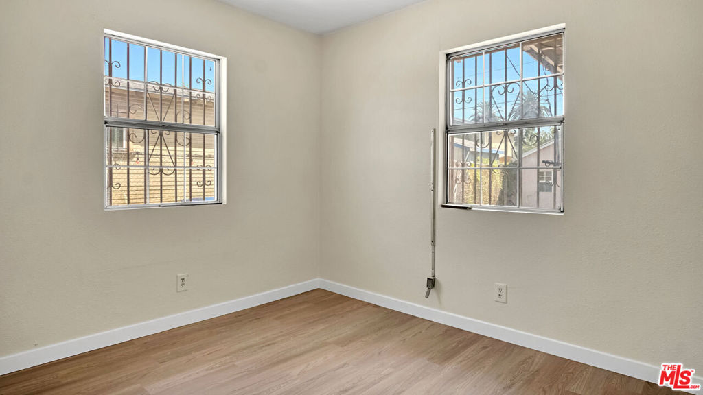 1428 W 54th Street Property Photo 15