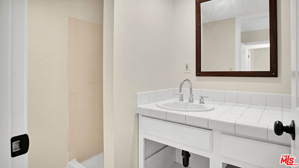 1428 W 54th Street Property Photo 21