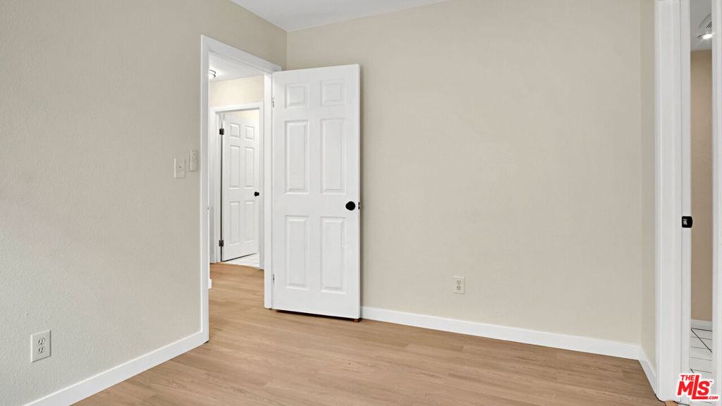 1428 W 54th Street Property Photo 24