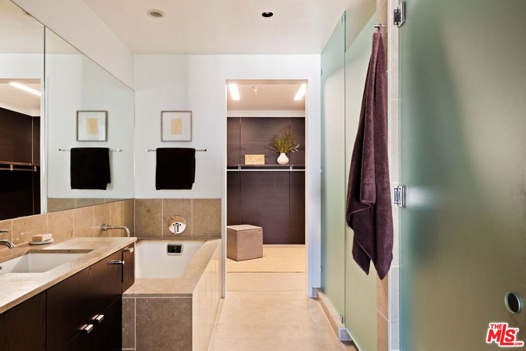 6250 Hollywood Boulevard 7g Property Photo 19