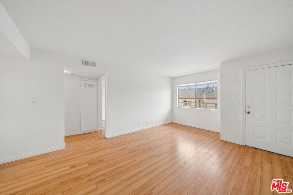 158 N Normandie Avenue 201 Property Photo 5
