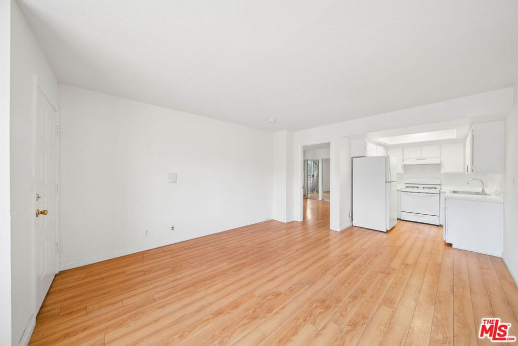 158 N Normandie Avenue 201 Property Photo 6