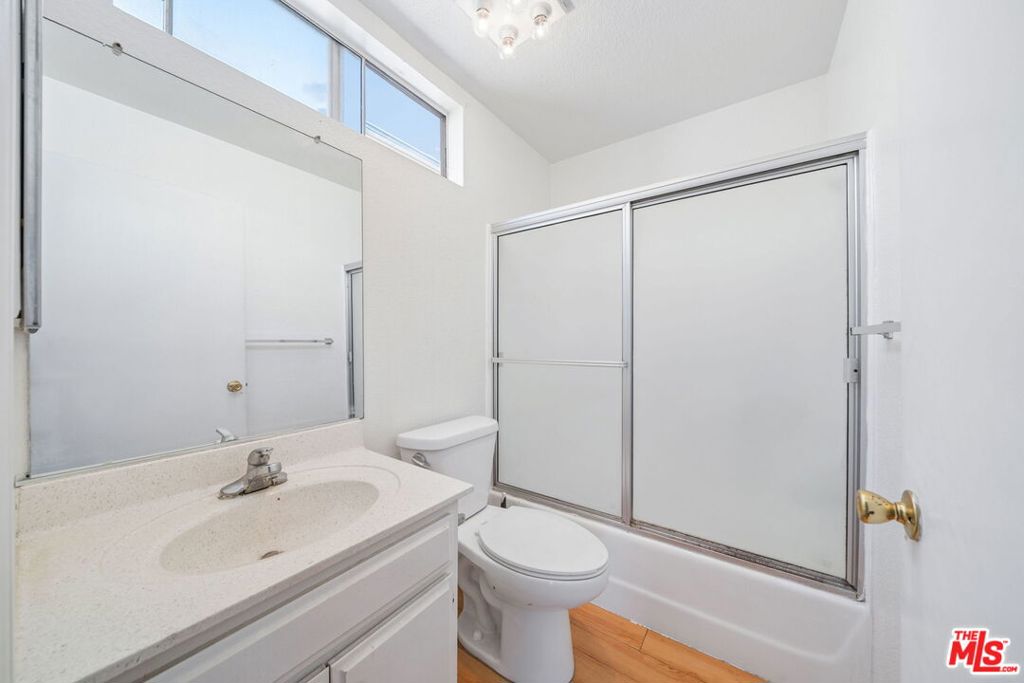 158 N Normandie Avenue 201 Property Photo 9