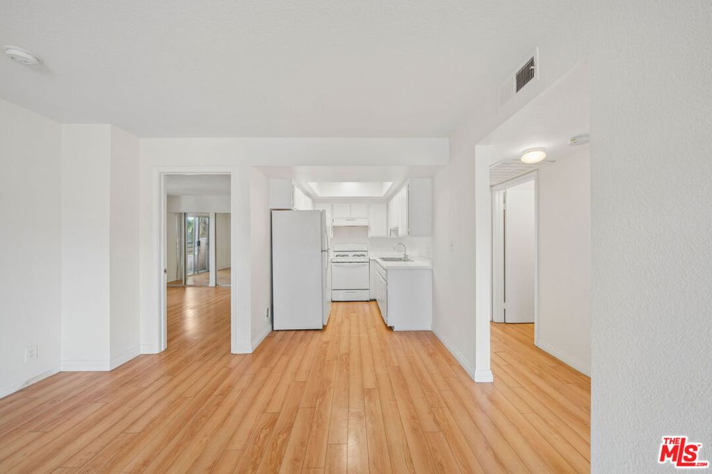 158 N Normandie Avenue 201 Property Photo 12