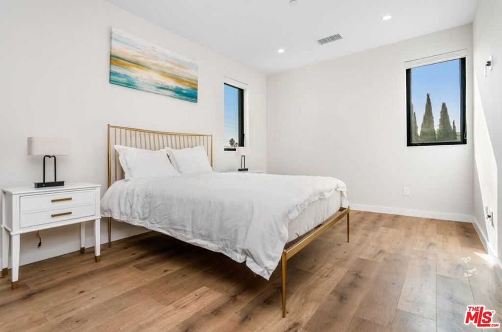 530 N Hayworth Avenue A Property Photo 10