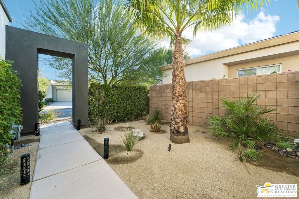 1297 Celadon Street Property Photo 32
