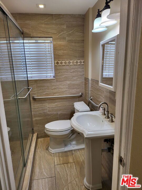 6636 Granger Avenue Property Photo 12
