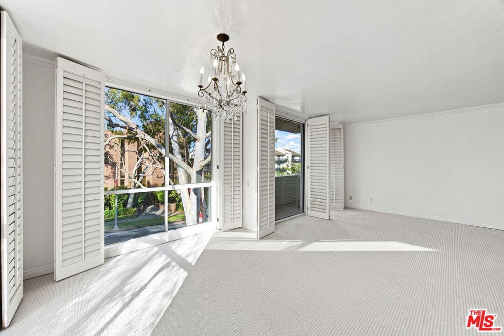 2301 S Beverly Glen Boulevard 301 Property Photo 8