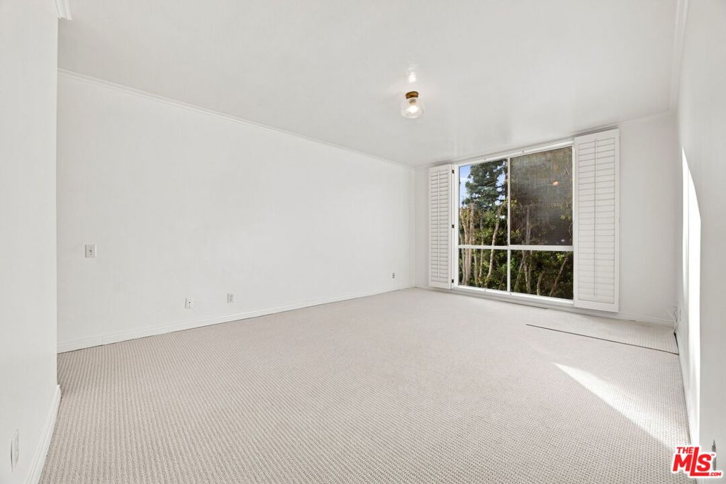2301 S Beverly Glen Boulevard 301 Property Photo 20