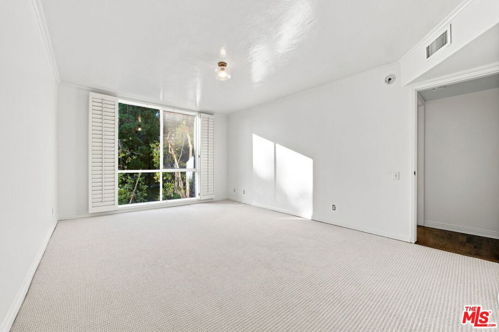 2301 S Beverly Glen Boulevard 301 Property Photo 22