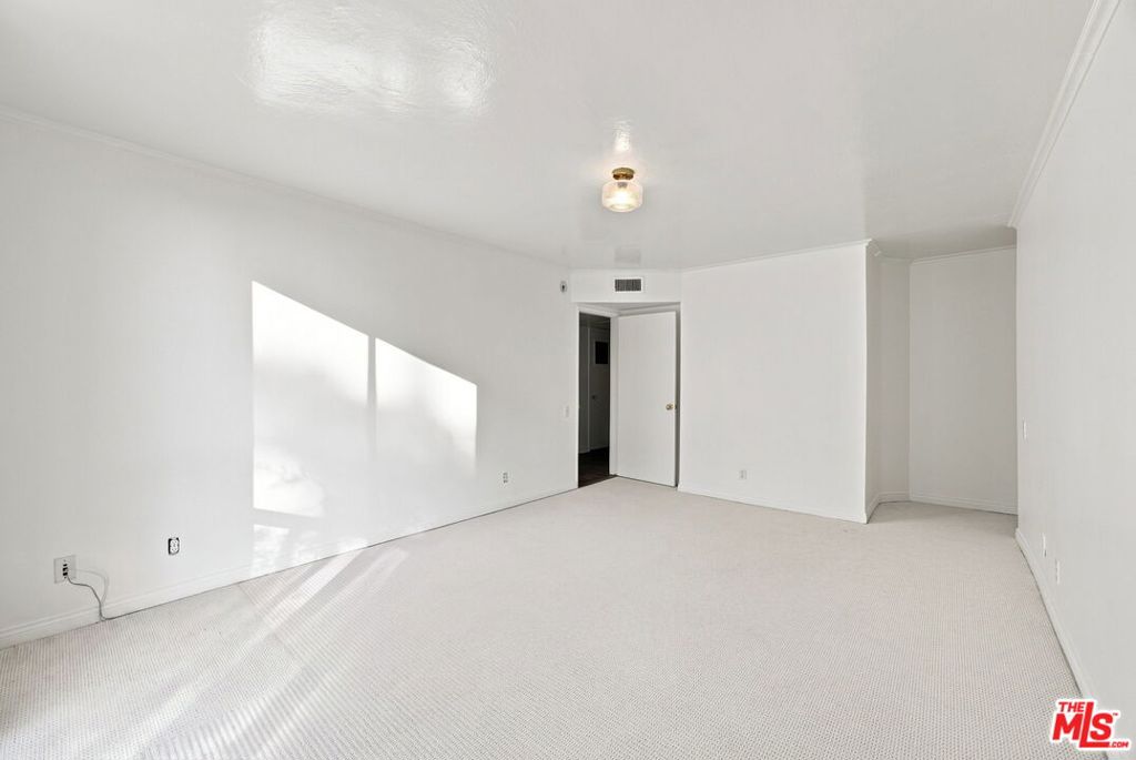 2301 S Beverly Glen Boulevard 301 Property Photo 23