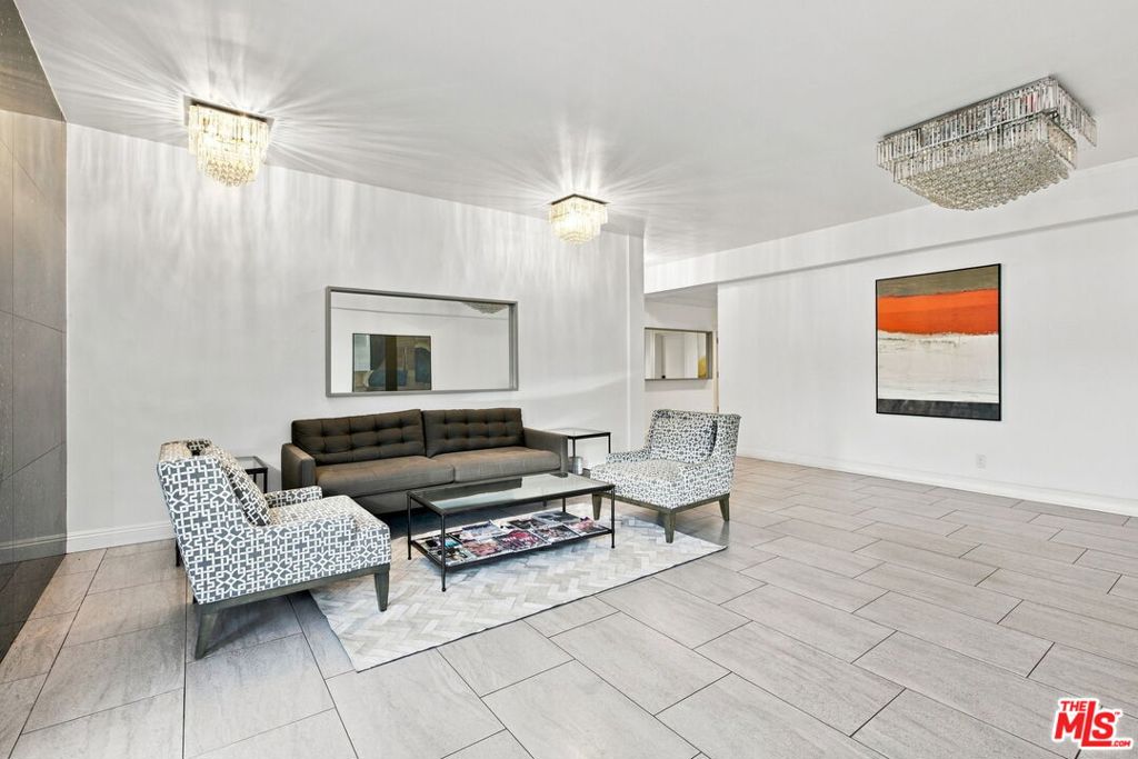 2301 S Beverly Glen Boulevard 301 Property Photo 29