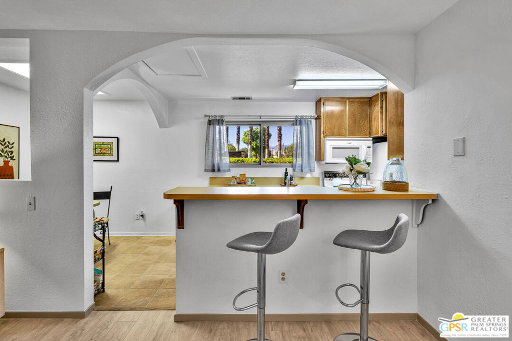 675 N Los Felices Circle #j119 Property Photo 10