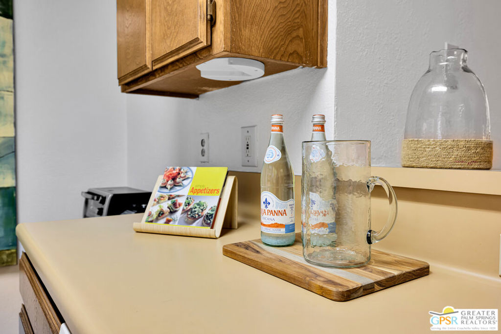 675 N Los Felices Circle #j119 Property Photo 18