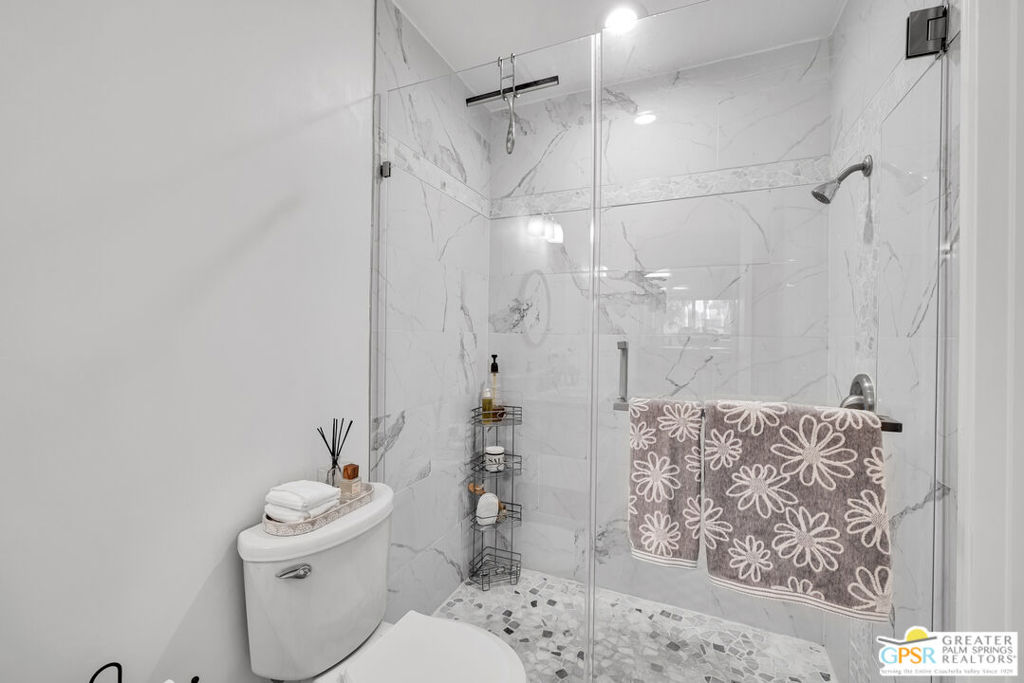 675 N Los Felices Circle #j119 Property Photo 28