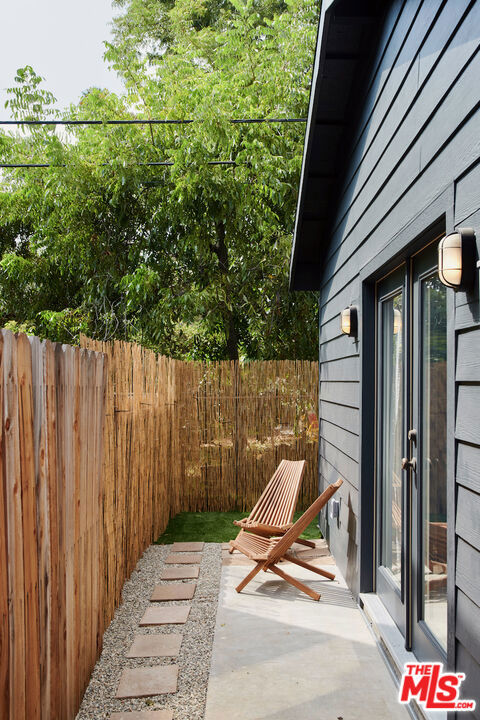 1247 N Hoover Street Property Photo 35