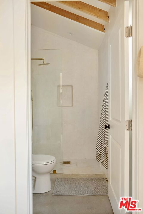 1247 N Hoover Street Property Photo 42
