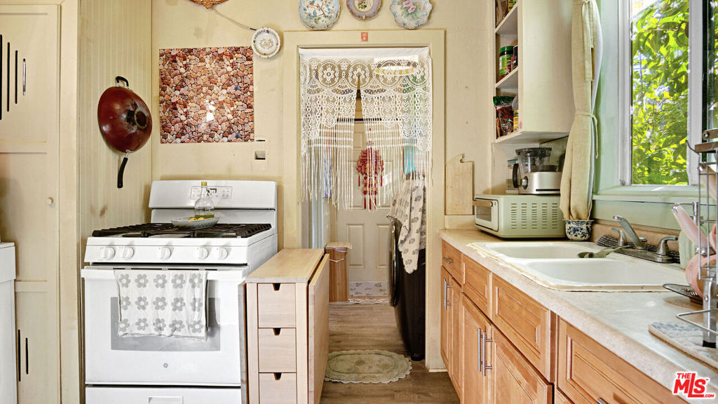 1225 W Congress Street Property Photo 6