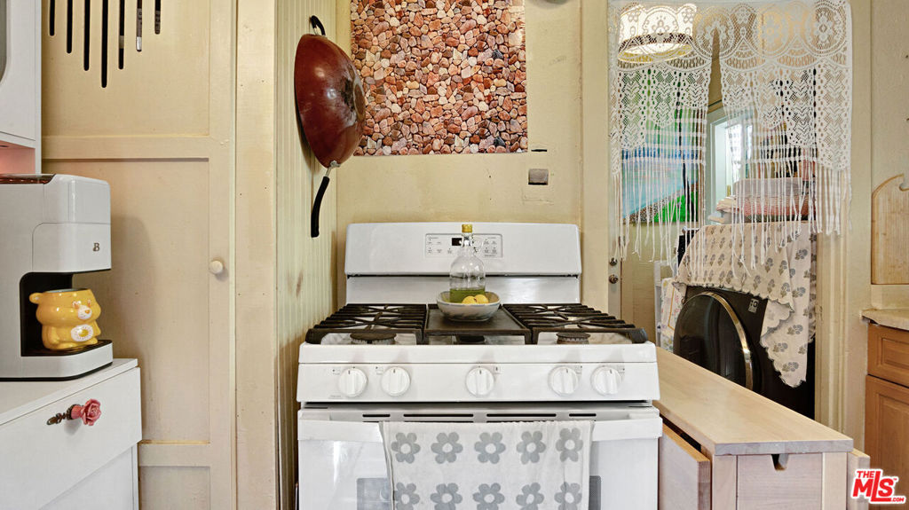 1225 W Congress Street Property Photo 9