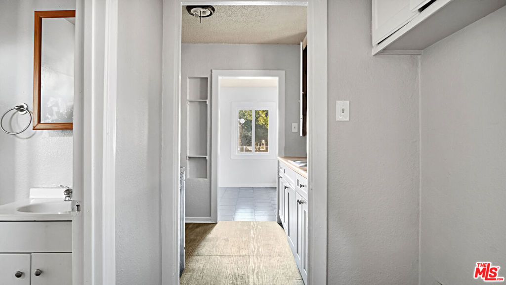 1225 W Congress Street Property Photo 31