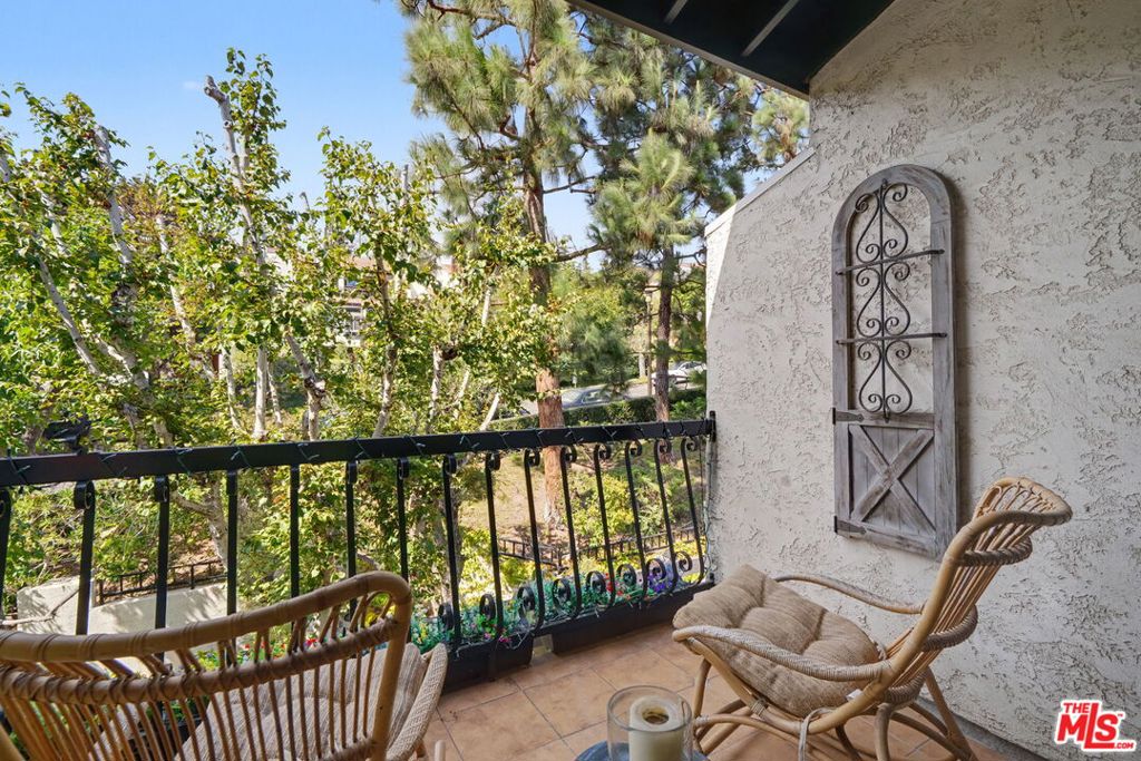 17204 Palisades Circle Property Photo 33