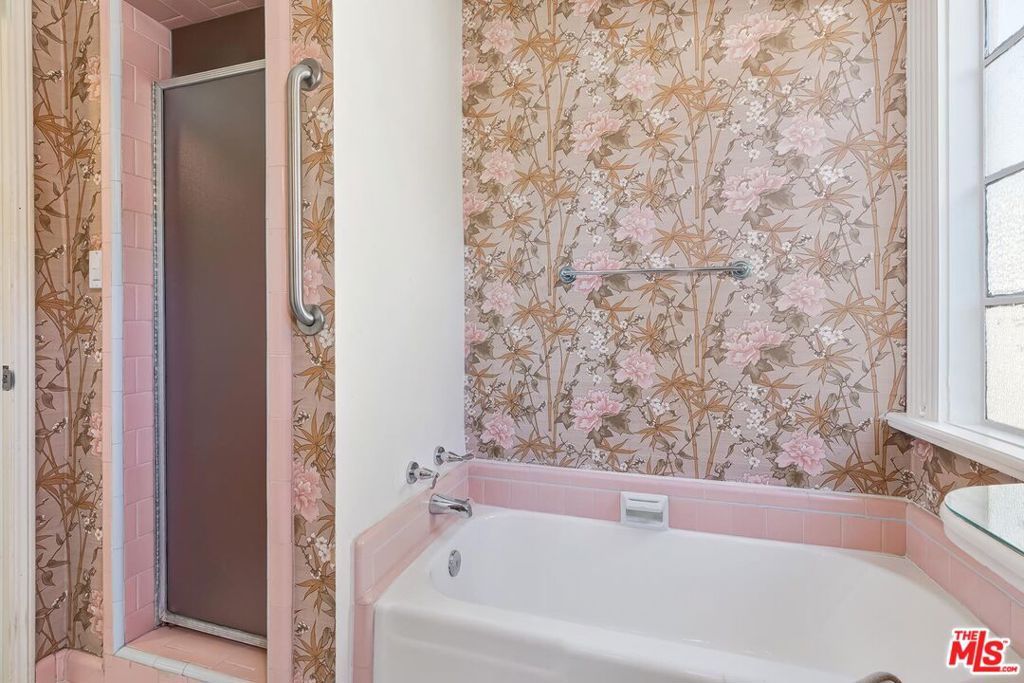 428 S Gretna Green Way Property Photo 15