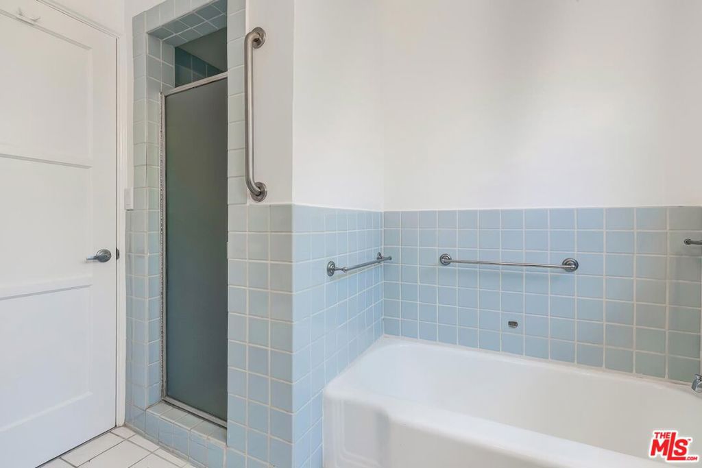 428 S Gretna Green Way Property Photo 18