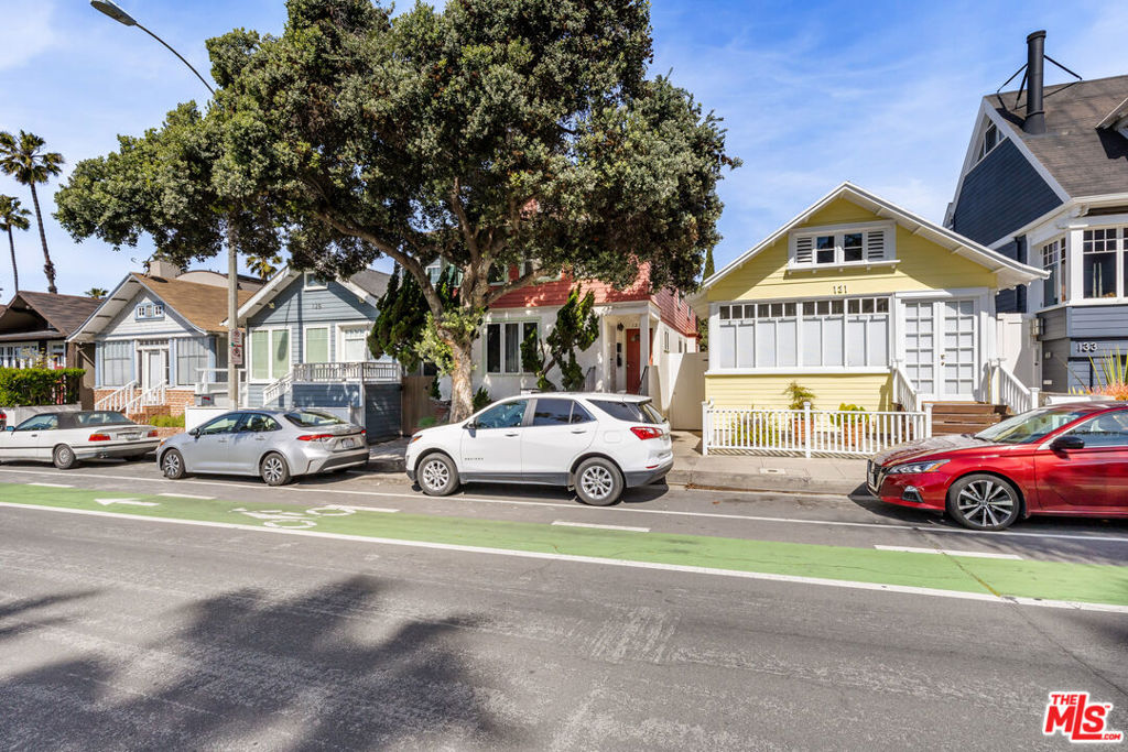 129 Ocean Park Boulevard Property Photo 2