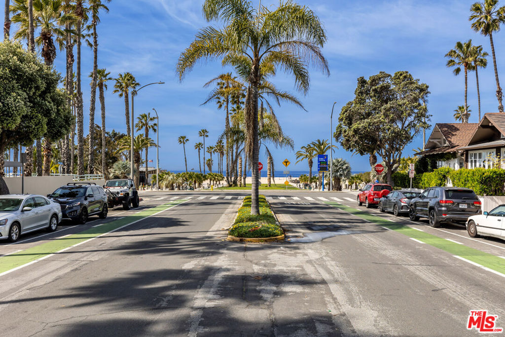 129 Ocean Park Boulevard Property Photo 4