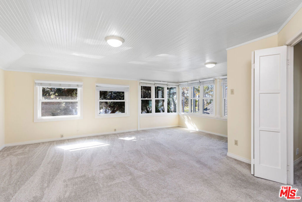 129 Ocean Park Boulevard Property Photo 5