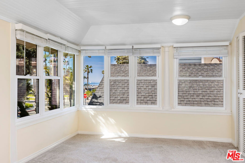129 Ocean Park Boulevard Property Photo 6