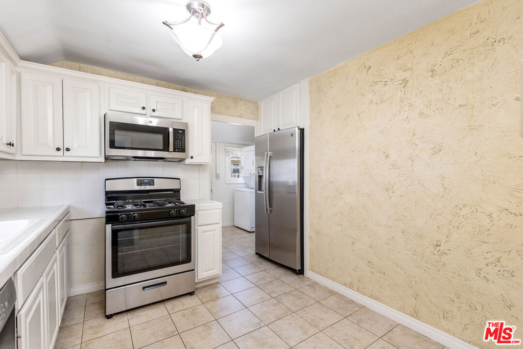 129 Ocean Park Boulevard Property Photo 12