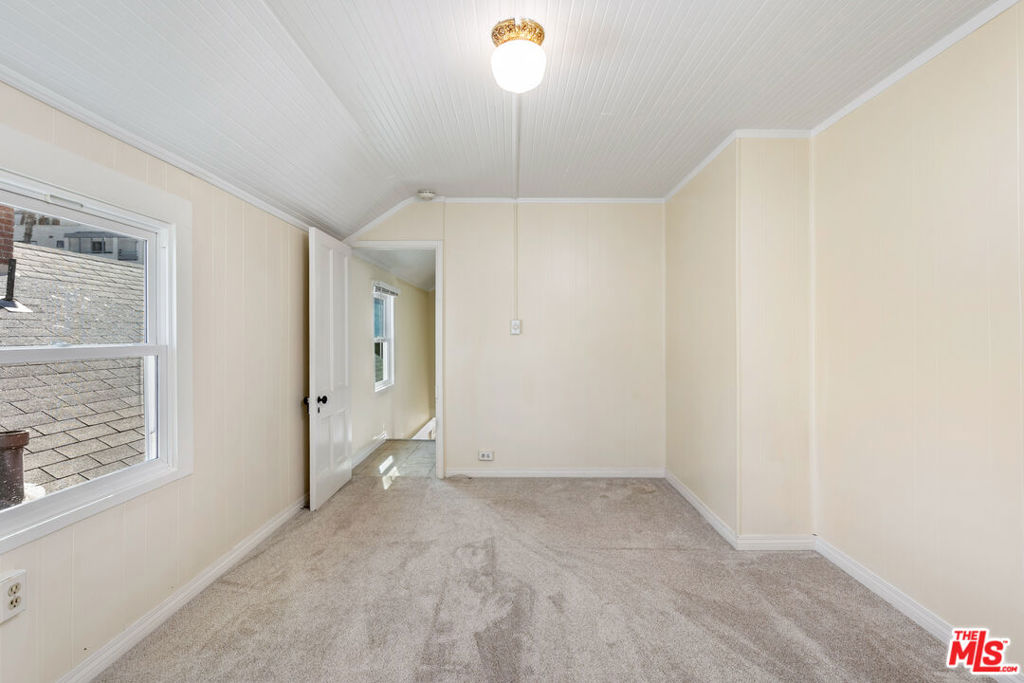 129 Ocean Park Boulevard Property Photo 18