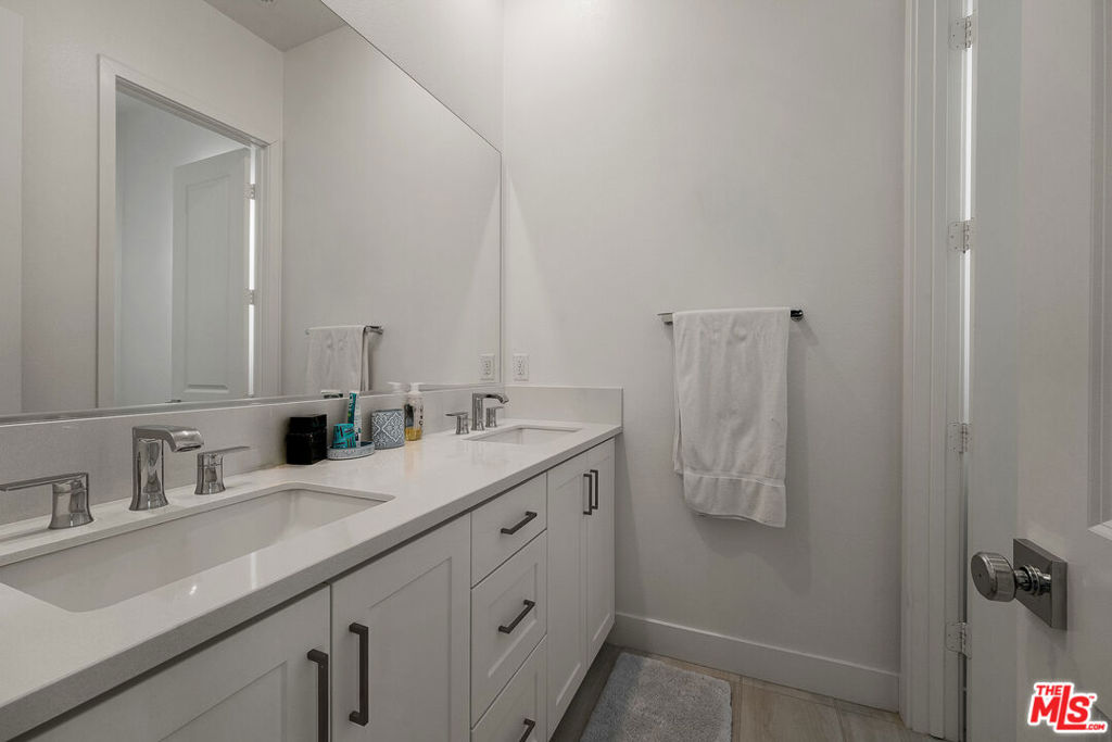 27124 Skyland Way Property Photo 13