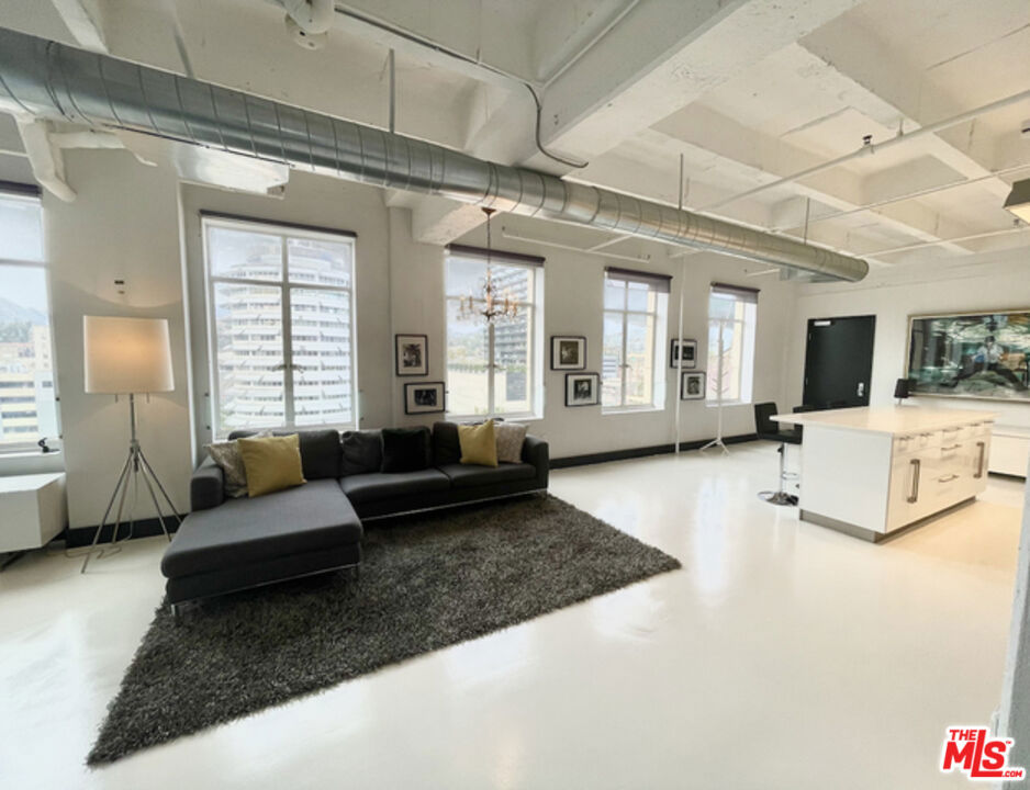 6253 Hollywood Boulevard 909 Property Photo 1