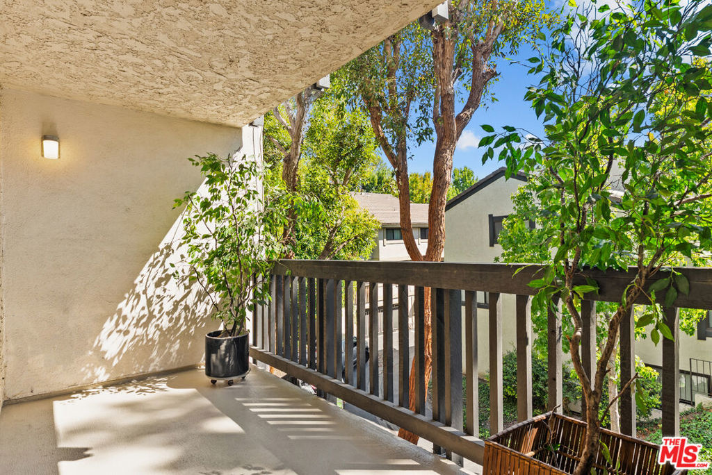 8207 Raintree Circle Property Photo 7