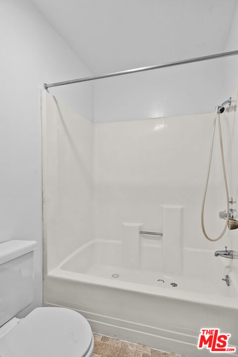 8207 Raintree Circle Property Photo 12