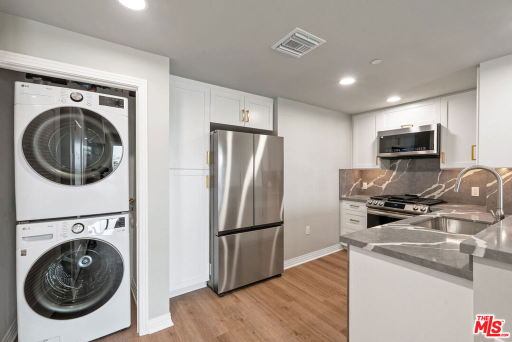 7428 Santa Monica Boulevard Ph 508 Property Photo 6