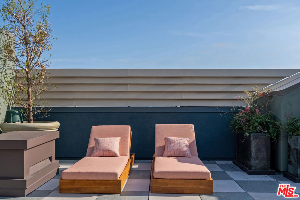 7428 Santa Monica Boulevard Ph 508 Property Photo 22